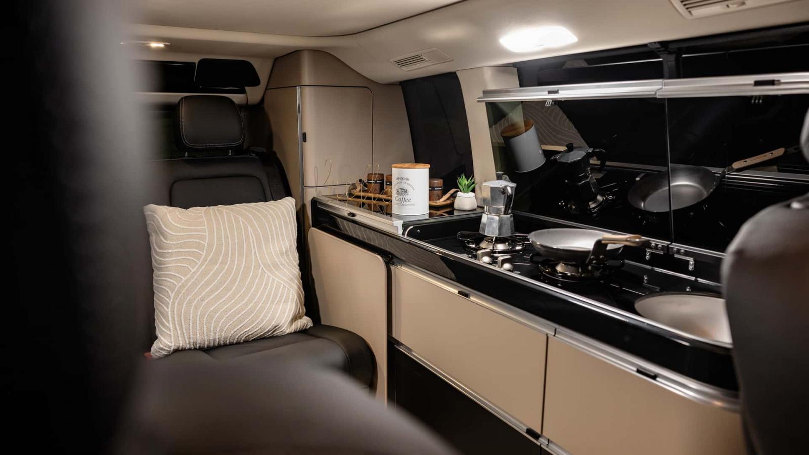 Φρεσκάρισμα για τα Mercedes V-Class, V-Class Marco Polo και EQV